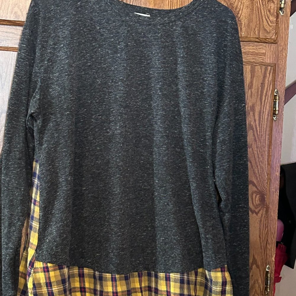 Grace & Emma Gray Grey and Contrasting Plaid Sweater With Raw Edges